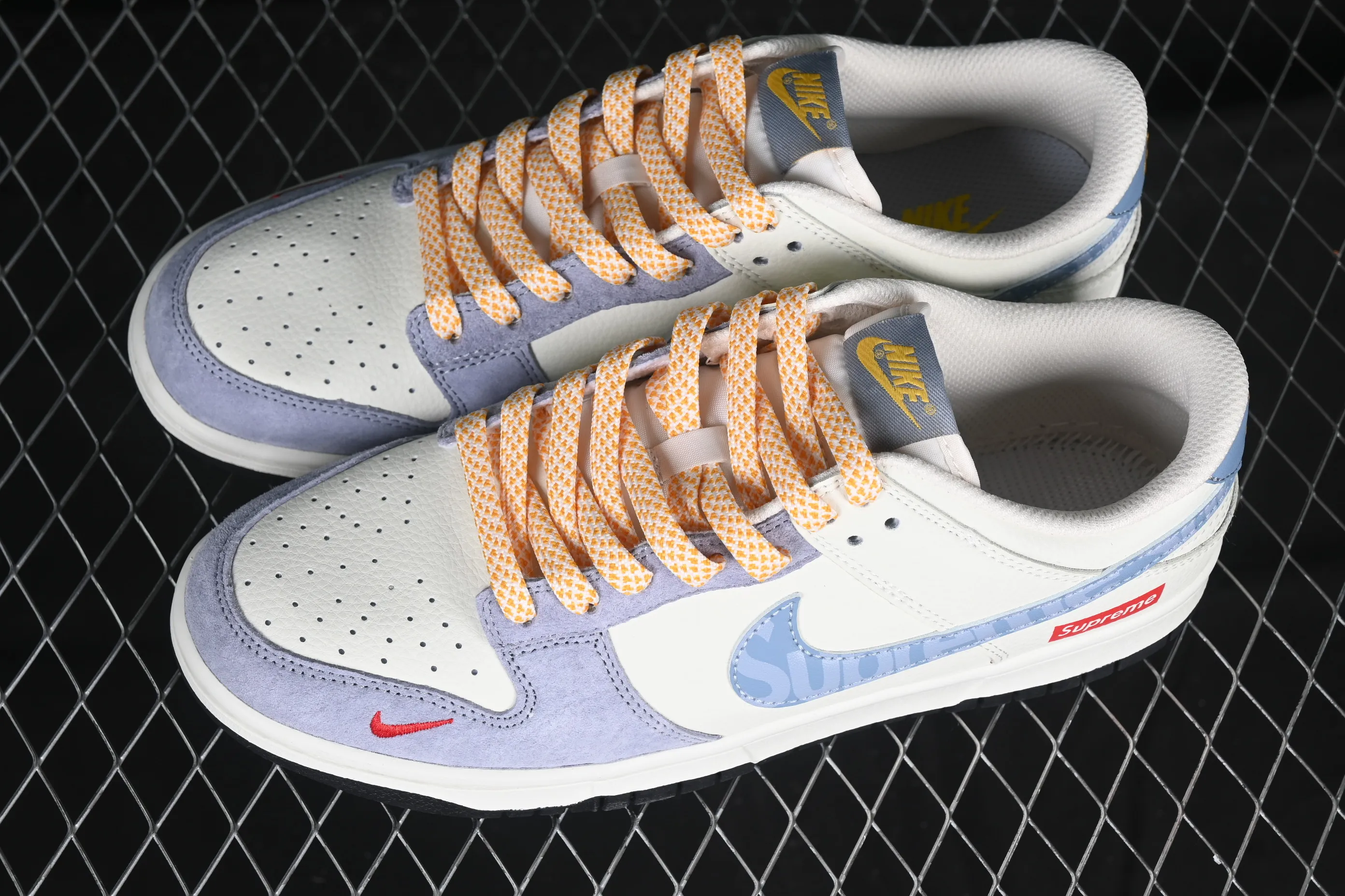 All categories Nk SB Dunk Series Nk SB Dunk Low High-end customized low-top sneakers Nk SB Dunk Low Sup joint color block blue hook Anniversary high-end customized low-top casual sneakers DJ2024-114